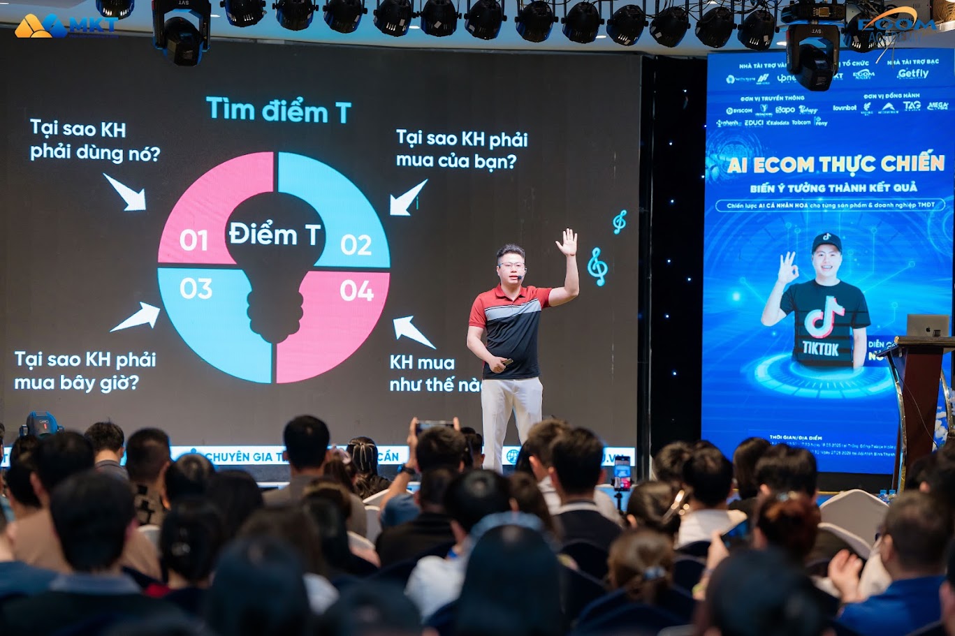 Keynote speaker Mr. Ngô Văn Cần at the conference.AI the tiktok affilate